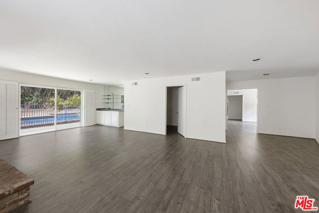 15508 Royal Ridge Road Property Photo 17