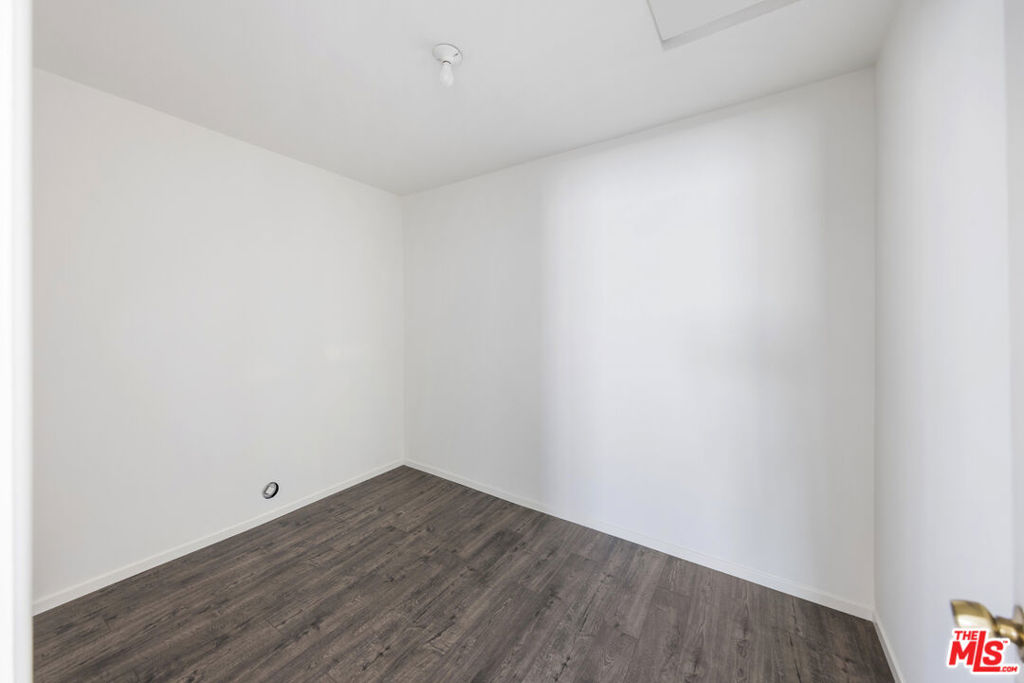 15508 Royal Ridge Road Property Photo 18