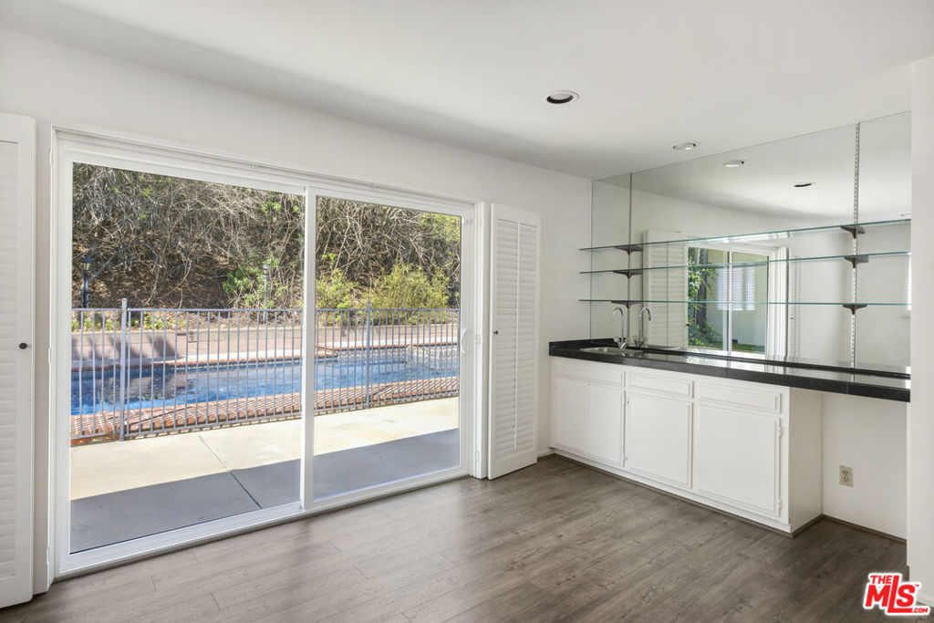 15508 Royal Ridge Road Property Photo 19