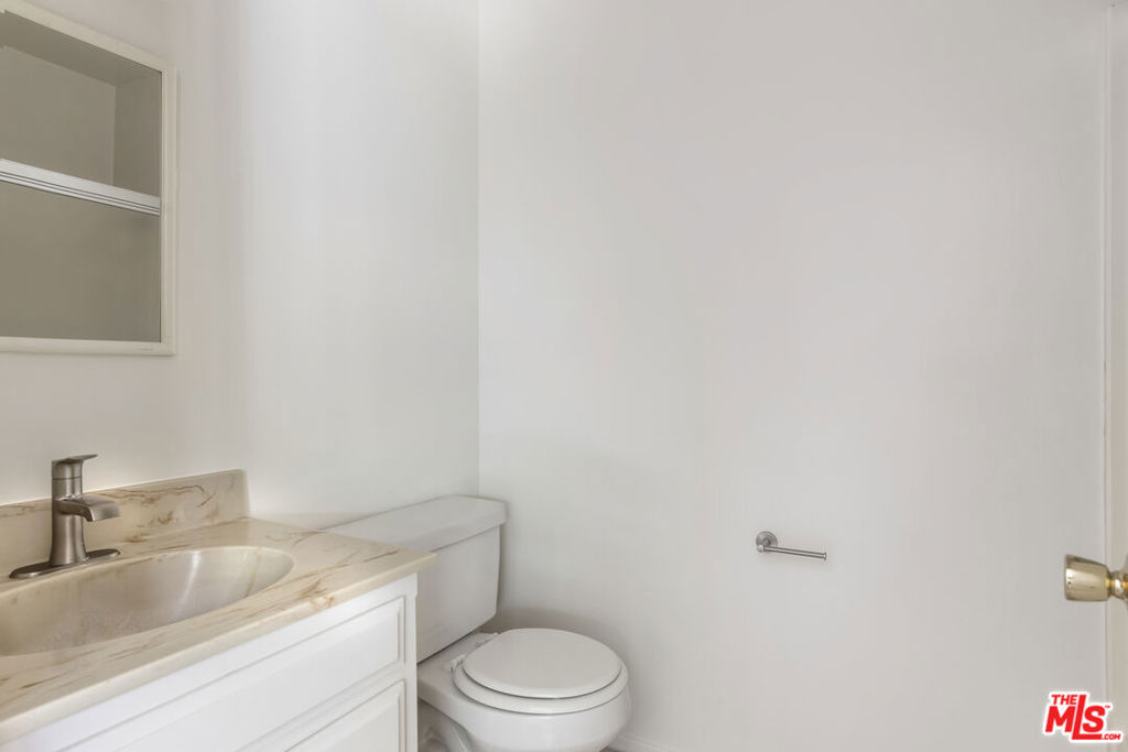15508 Royal Ridge Road Property Photo 23