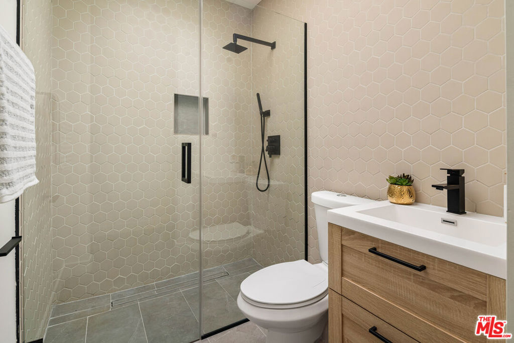 8956 Dicks Street Property Photo 8