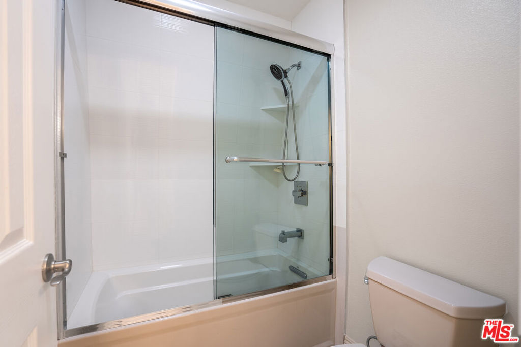 4368 W 8th Street 17 Property Photo 32