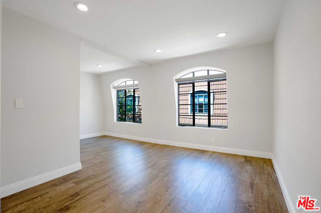 4368 W 8th Street 17 Property Photo 33