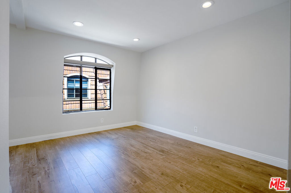 4368 W 8th Street 17 Property Photo 34