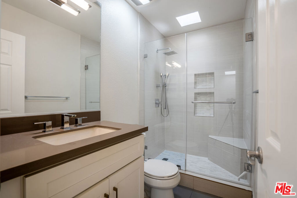 4368 W 8th Street 17 Property Photo 37
