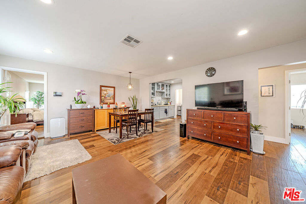 1002 W 131st Street Property Photo 7