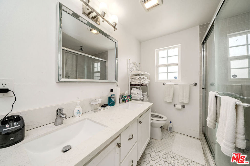 1002 W 131st Street Property Photo 19