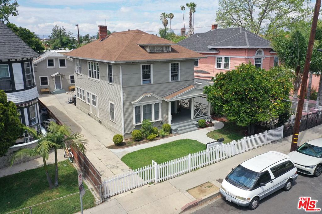 1703 S Burlington Avenue Property Photo 1