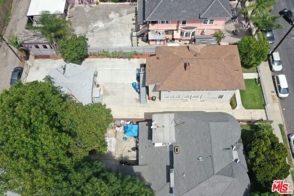 1703 S Burlington Avenue Property Photo 2