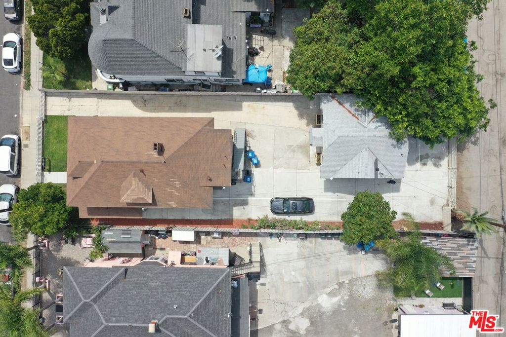 1703 S Burlington Avenue Property Photo 5
