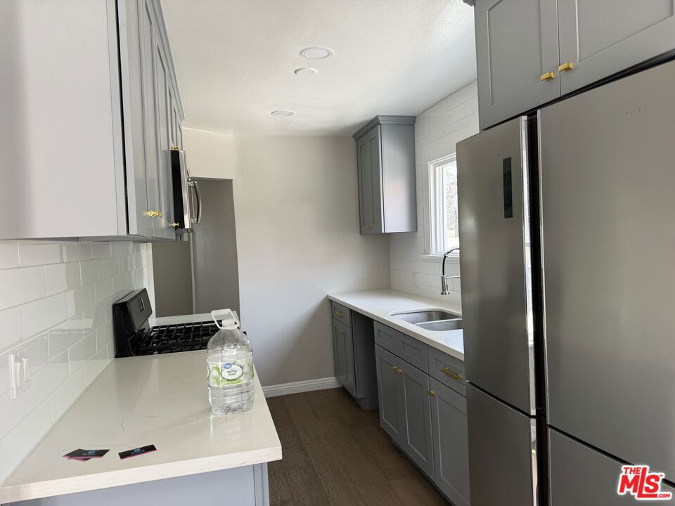 1703 S Burlington Avenue Property Photo 8