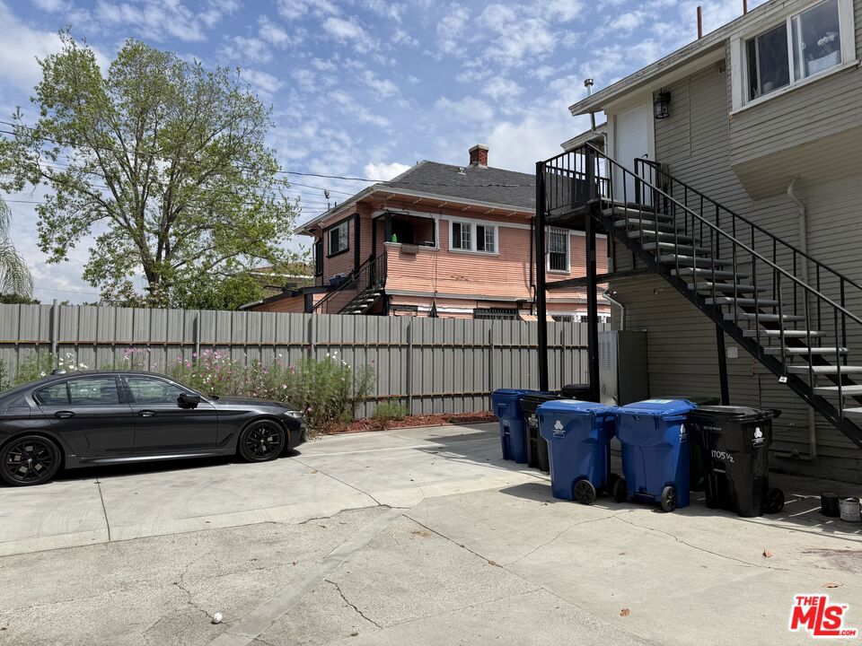 1703 S Burlington Avenue Property Photo 12