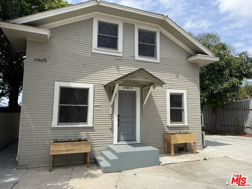 1703 S Burlington Avenue Property Photo 13