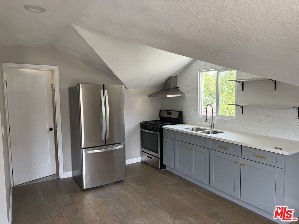 1703 S Burlington Avenue Property Photo 16