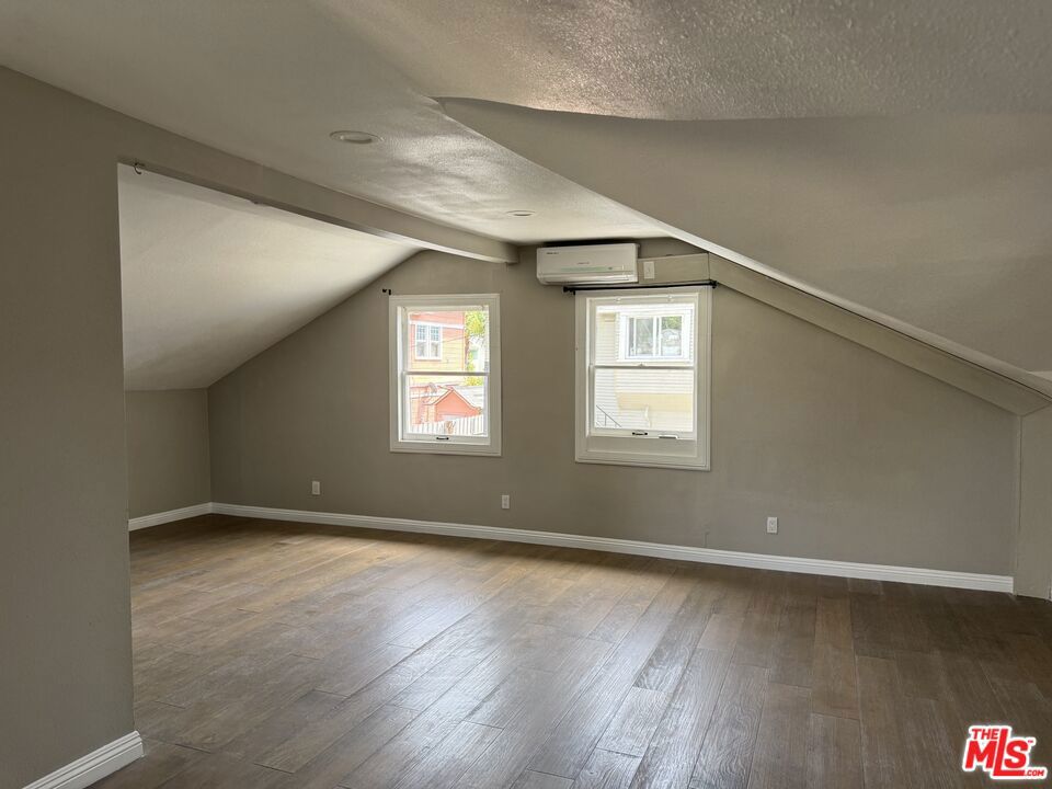 1703 S Burlington Avenue Property Photo 18