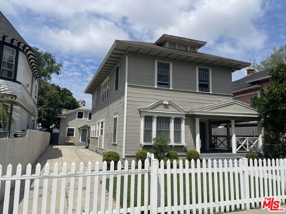 1703 S Burlington Avenue Property Photo 21