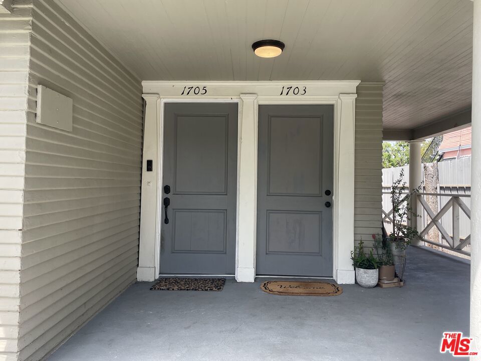 1703 S Burlington Avenue Property Photo 22