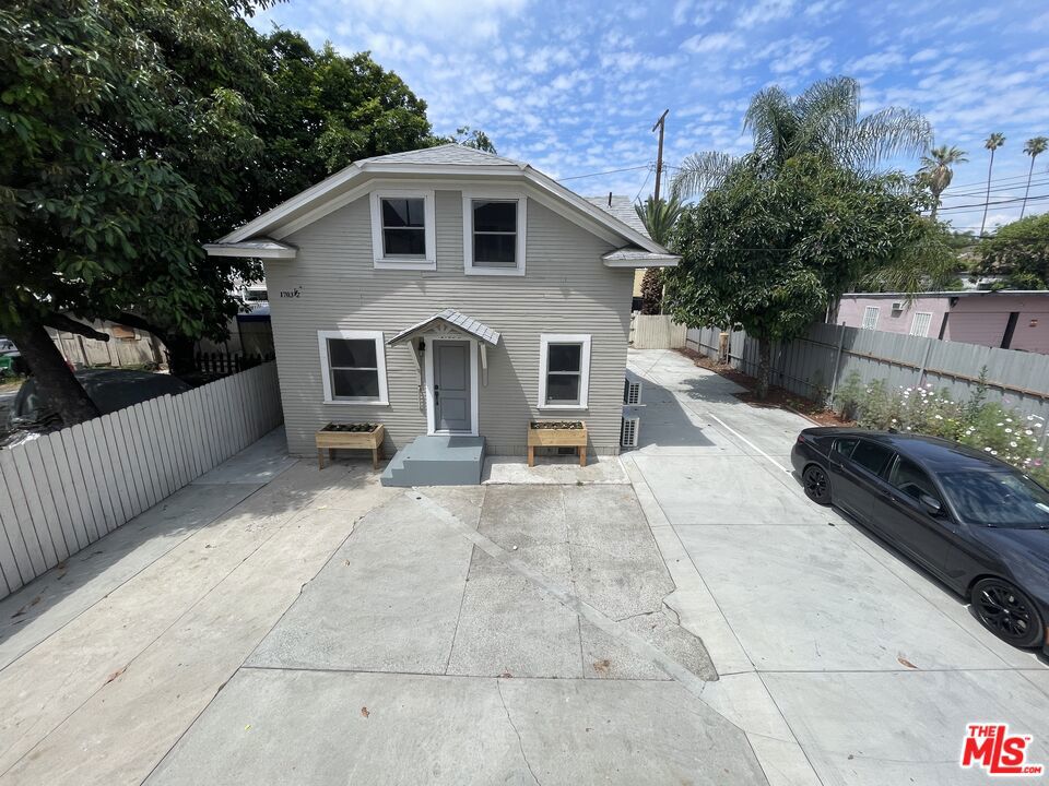 1703 S Burlington Avenue Property Photo 28