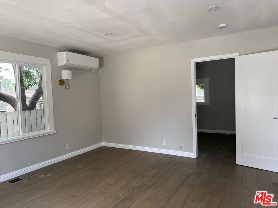 1703 S Burlington Avenue Property Photo 34
