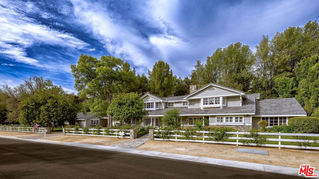 24317 Bridle Trail Road Property Photo 1