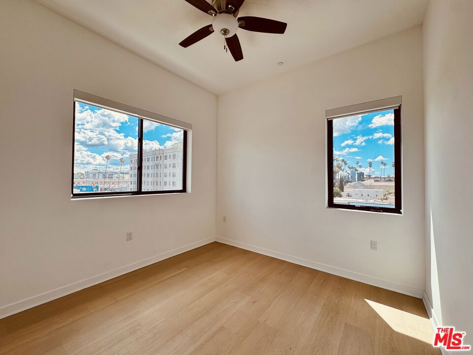 3977 Beverly Boulevard 402 Property Photo 6