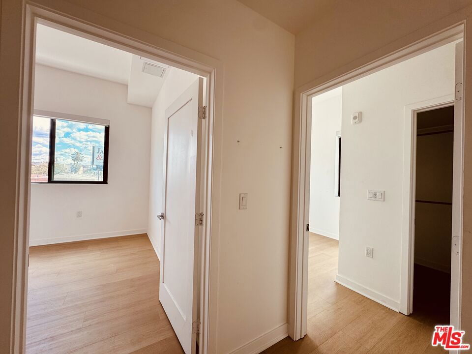 3977 Beverly Boulevard 402 Property Photo 9