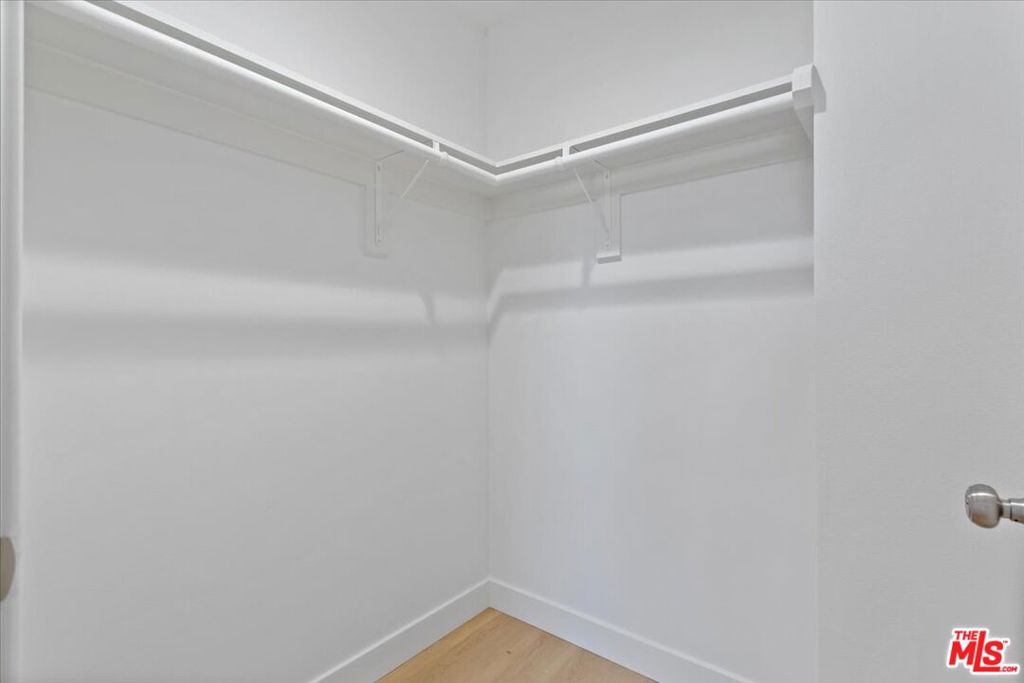 707 W 80th Street Property Photo 42
