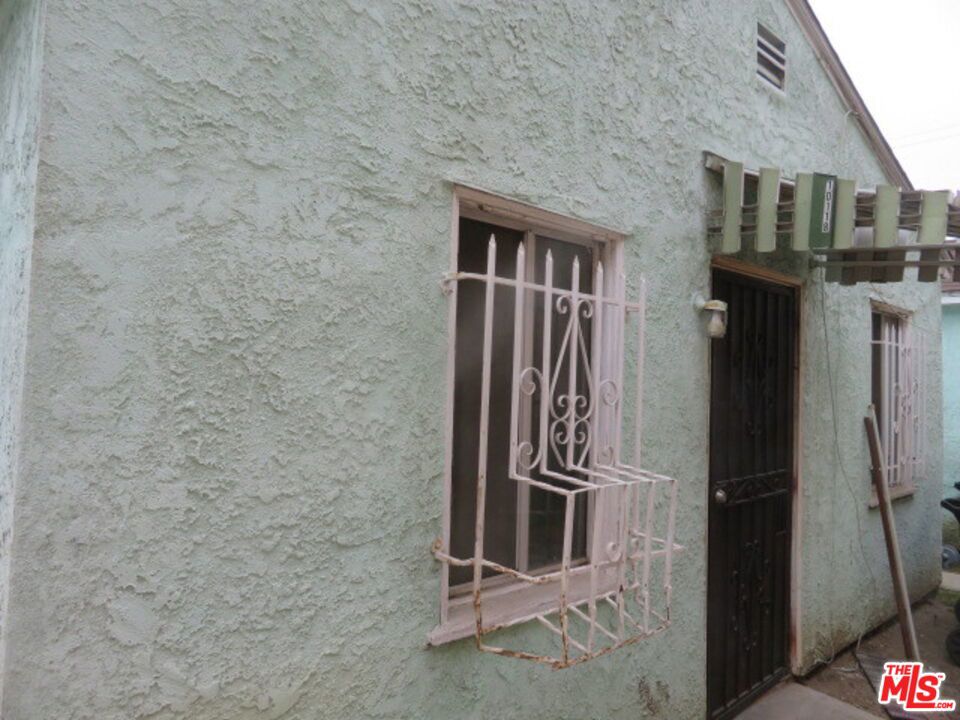 10116 S Vermont Avenue Property Photo 7