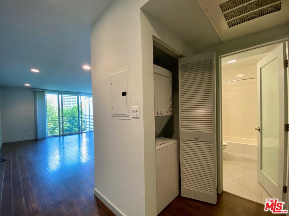 1920 Hillcrest Road 12 Property Photo 18