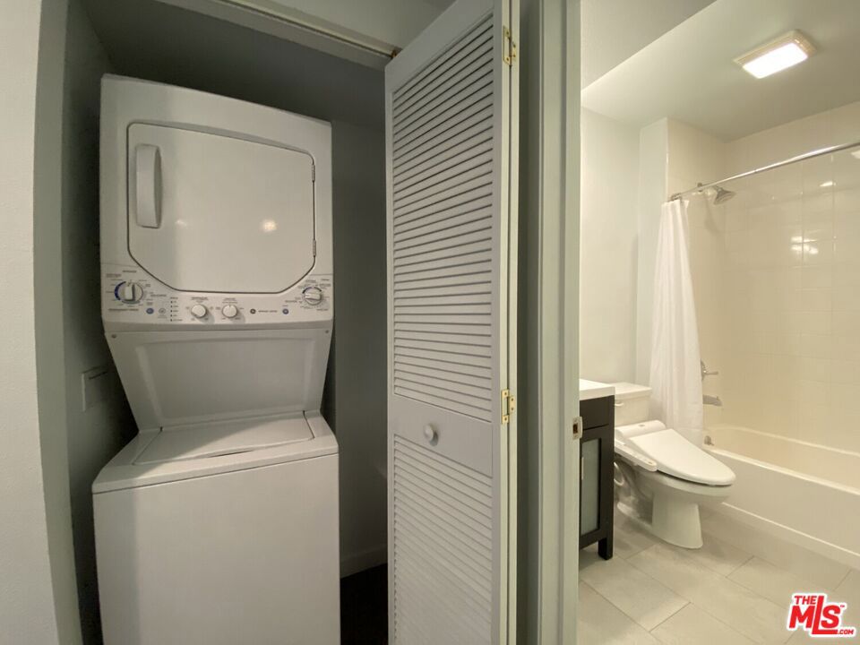 1920 Hillcrest Road 12 Property Photo 21