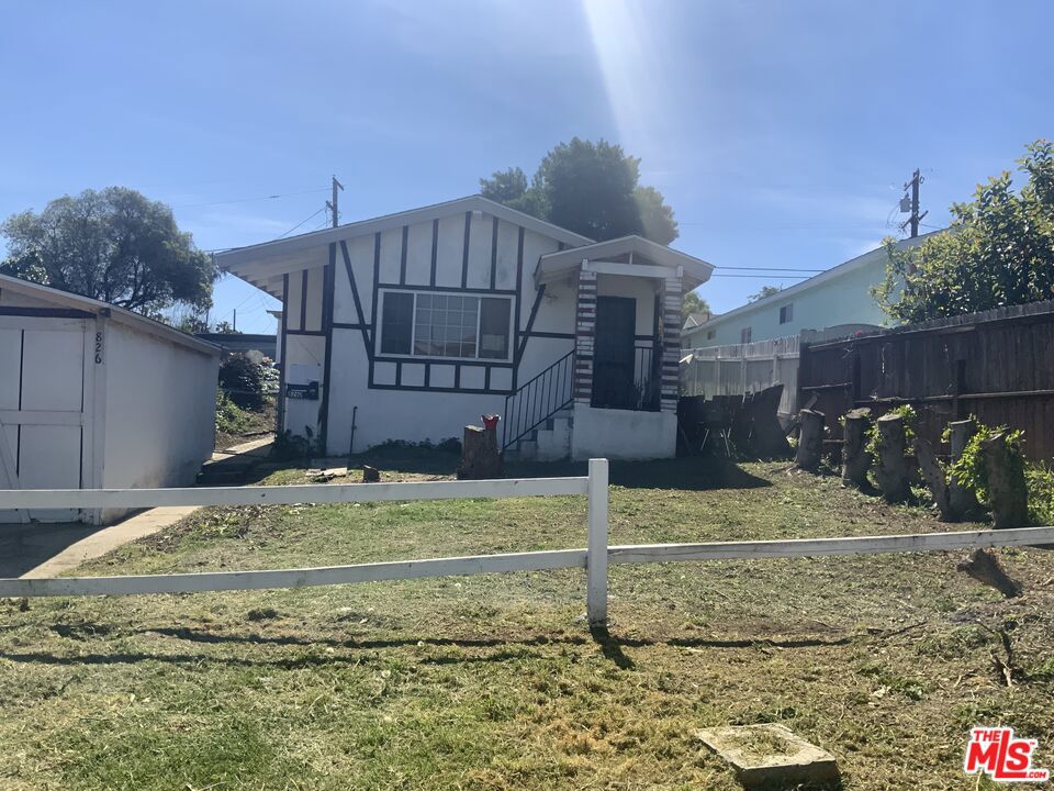 826 E 65th Street Property Photo 1