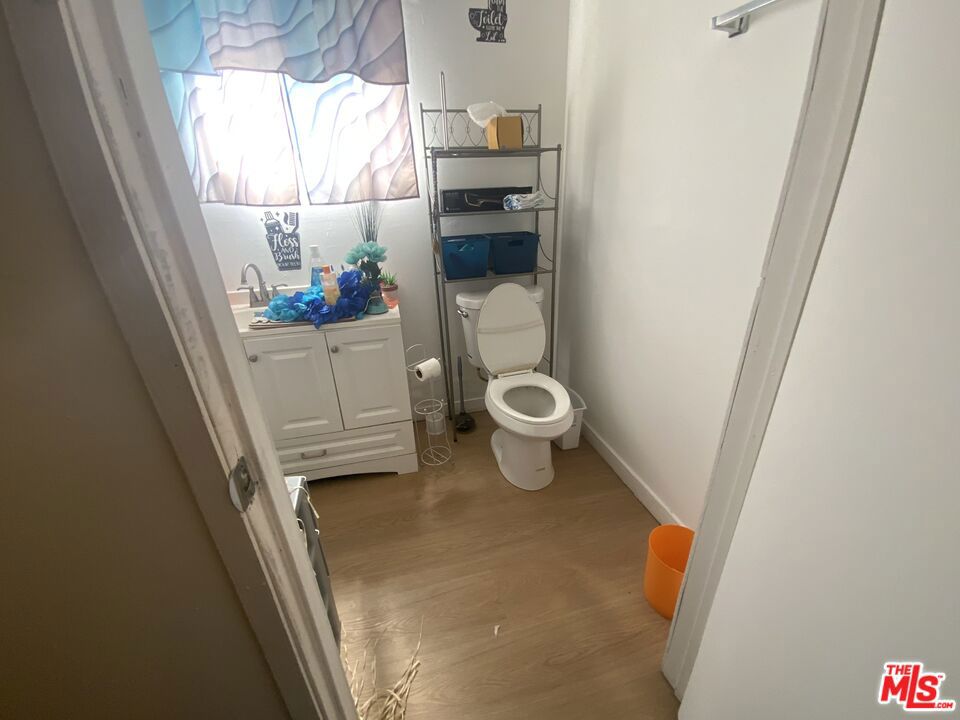 826 E 65th Street Property Photo 16