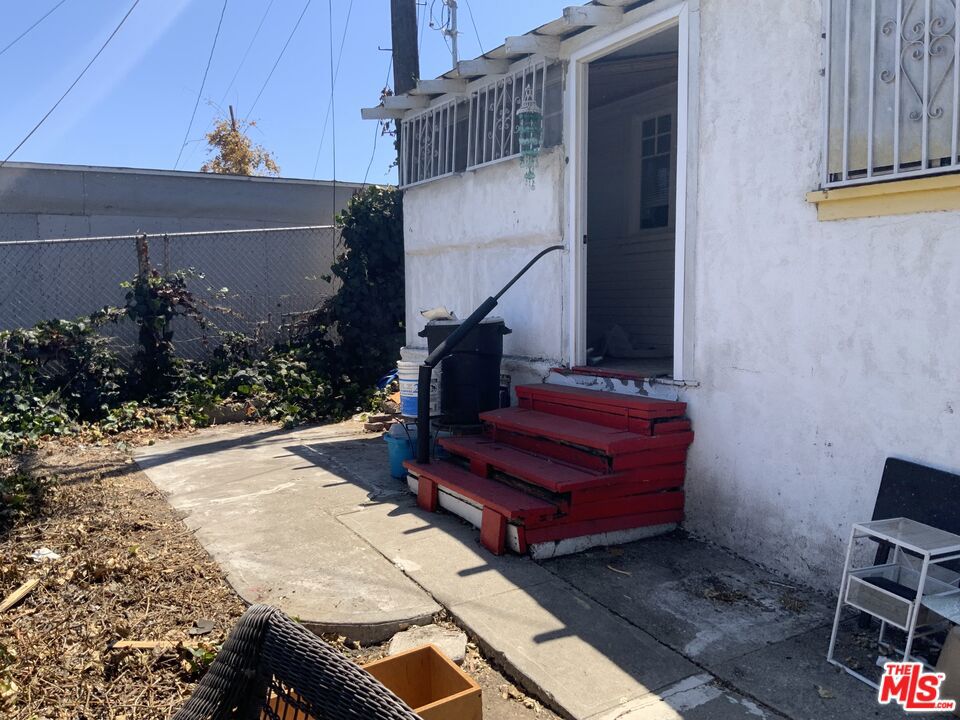 826 E 65th Street Property Photo 24