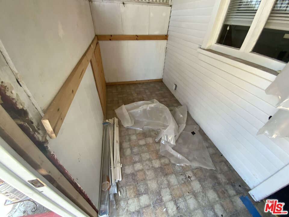 826 E 65th Street Property Photo 26