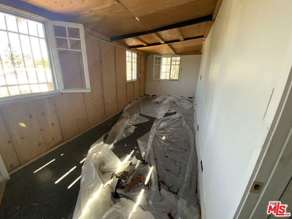 826 E 65th Street Property Photo 29