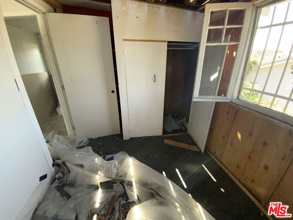 826 E 65th Street Property Photo 31