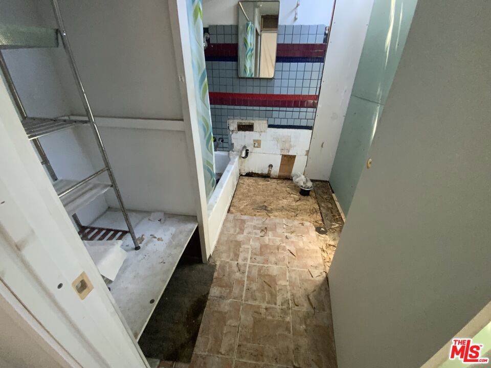 826 E 65th Street Property Photo 36