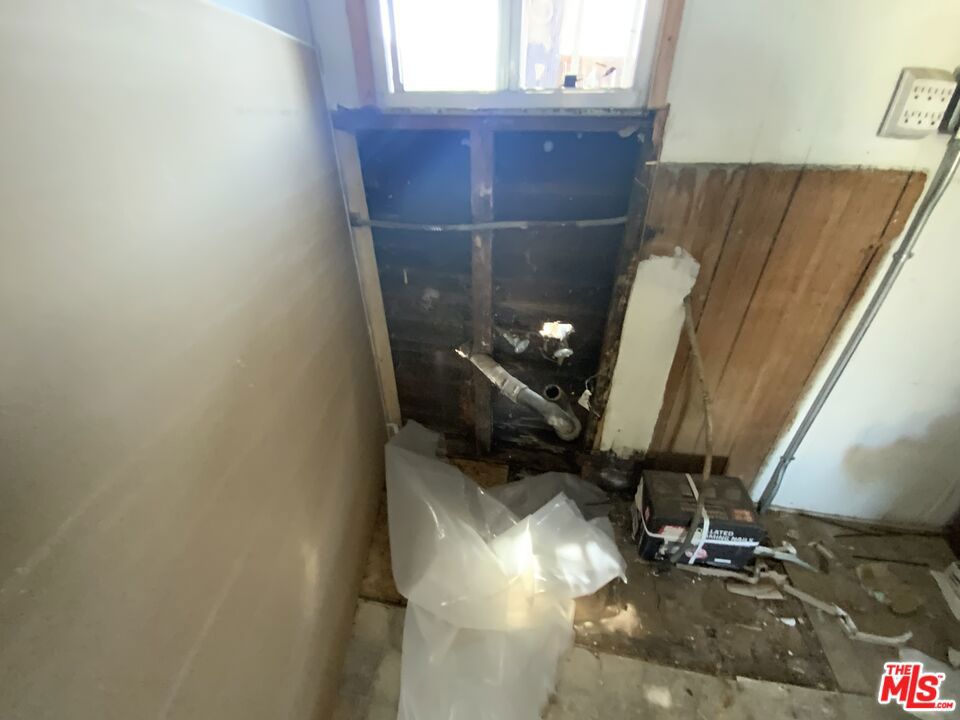 826 E 65th Street Property Photo 40