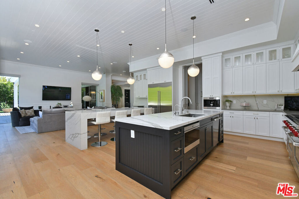 17201 Mccormick Street Property Photo 14