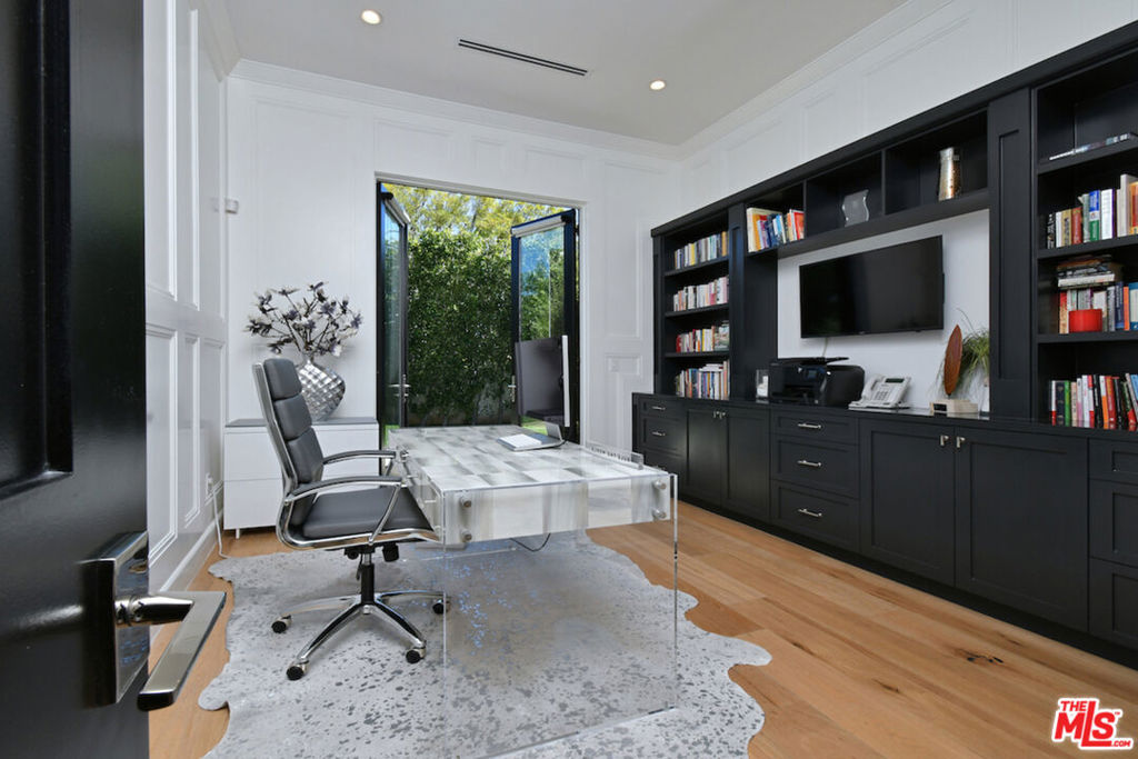 17201 Mccormick Street Property Photo 15