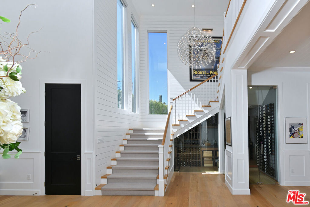 17201 Mccormick Street Property Photo 18