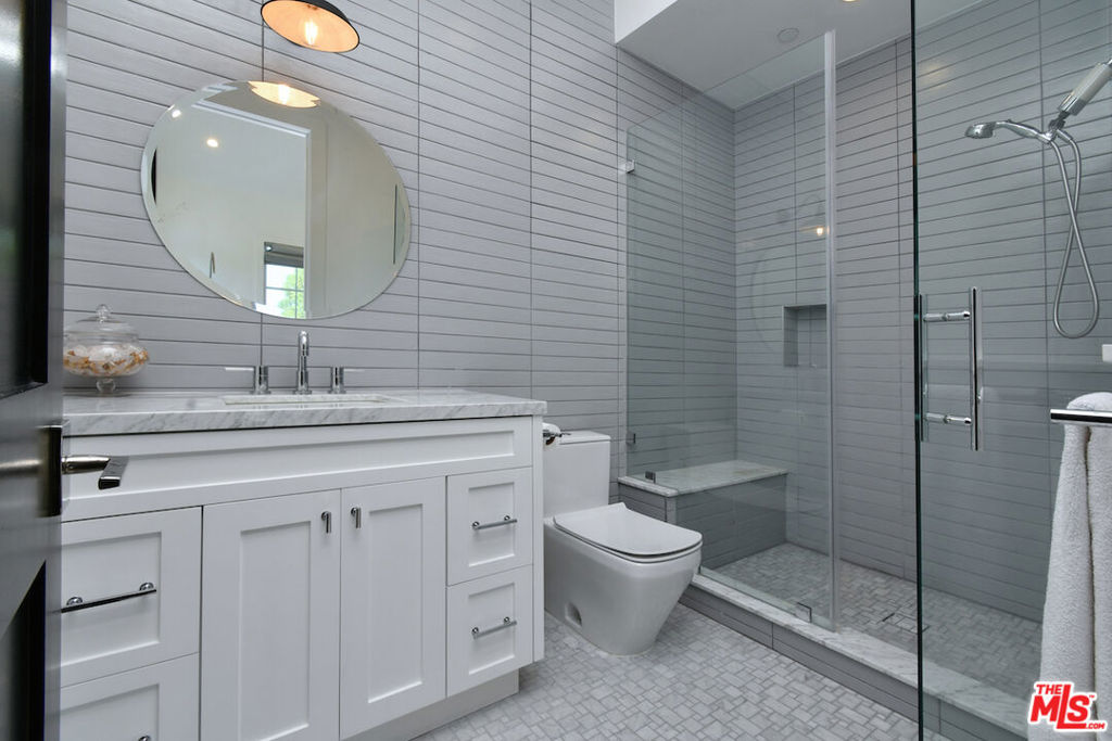 17201 Mccormick Street Property Photo 27