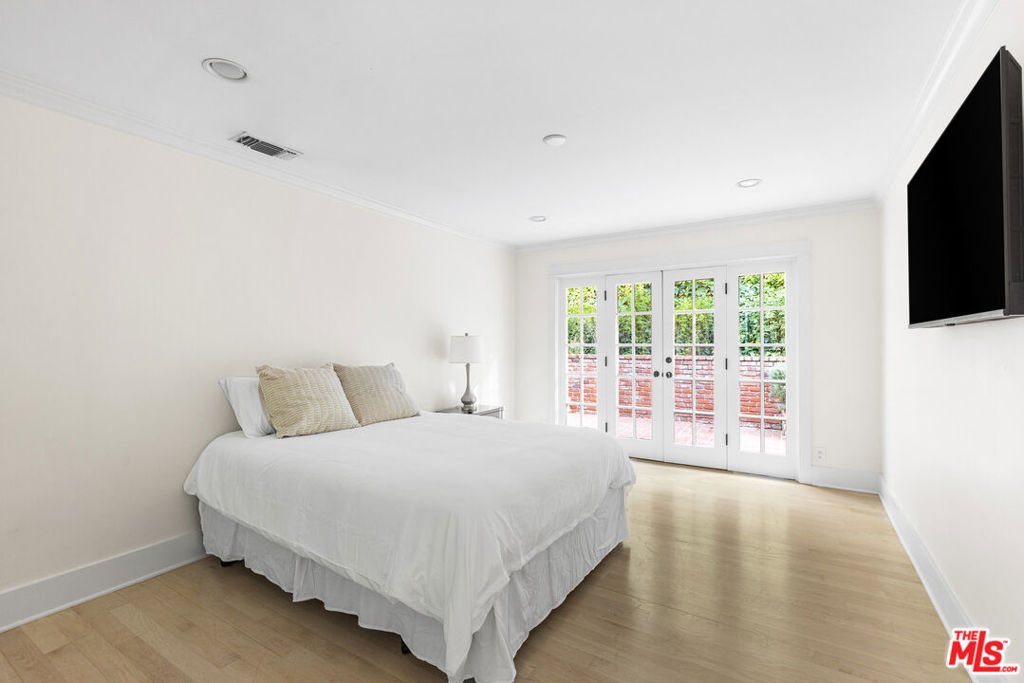 9520 Gloaming Drive Property Photo 15