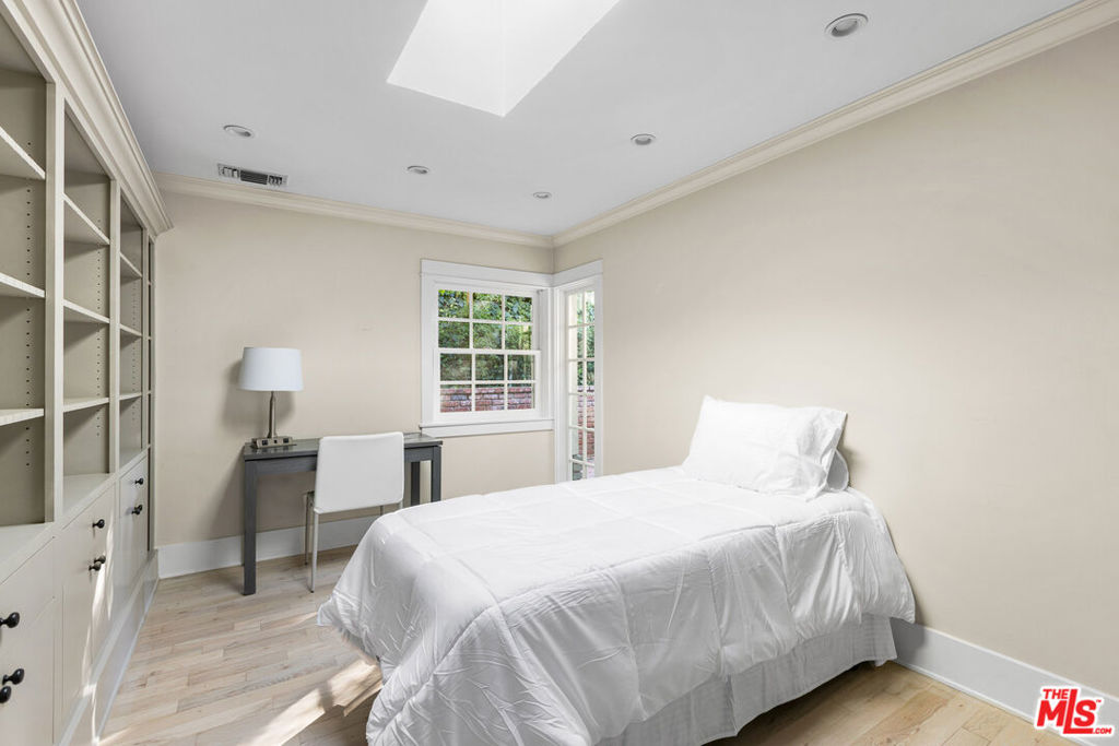 9520 Gloaming Drive Property Photo 17