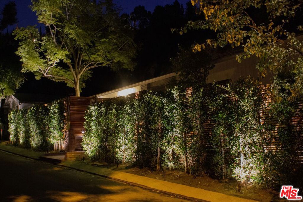 9520 Gloaming Drive Property Photo 32