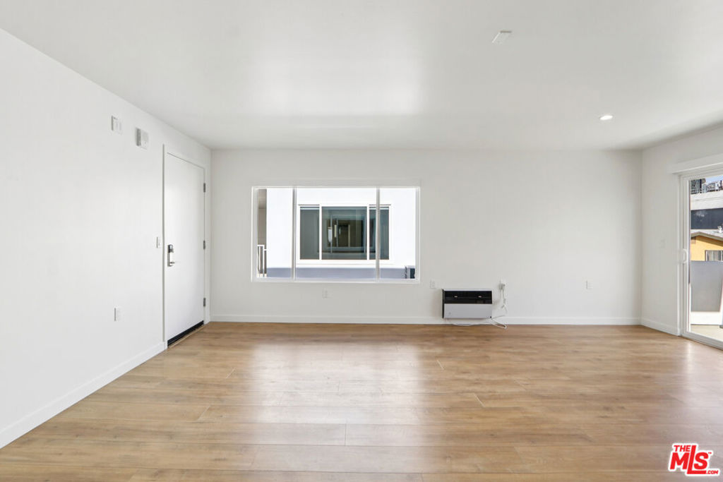 1422 Tamarind Avenue Property Photo 23