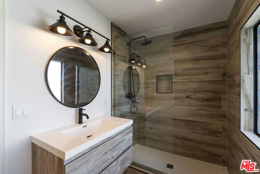 4555 Falkirk Property Photo 21