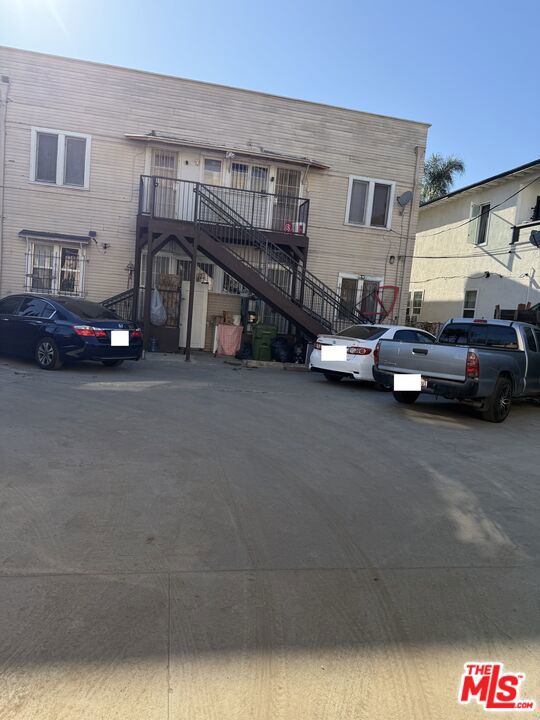 1438 Magnolia Avenue Property Photo 4