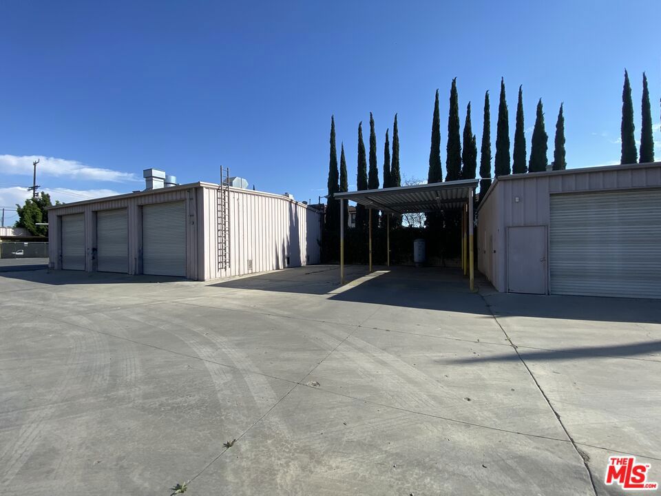 6919 Laurel Canyon Boulevard Property Photo 16
