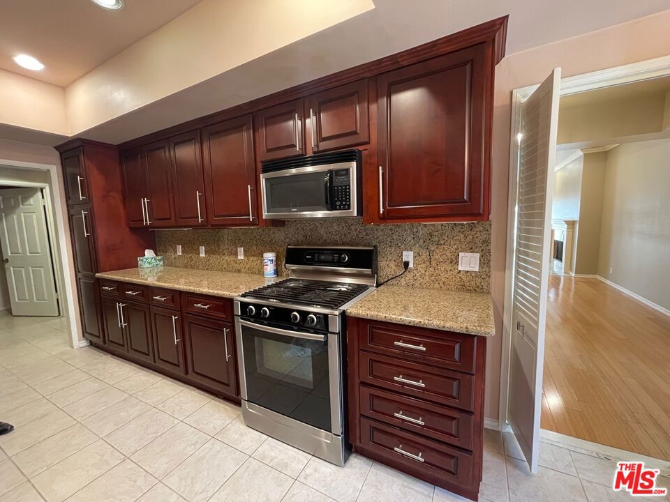 1840 Veteran Avenue 106 Property Photo 13
